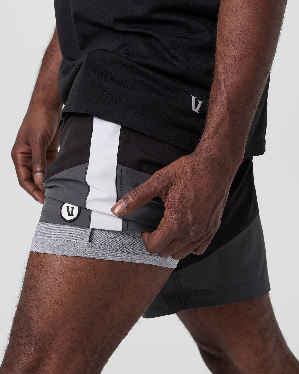 Kore Short X1 Lined Classic Fit 7" Black/Dark Pewter/Salt | Vuori onsale - US 1586