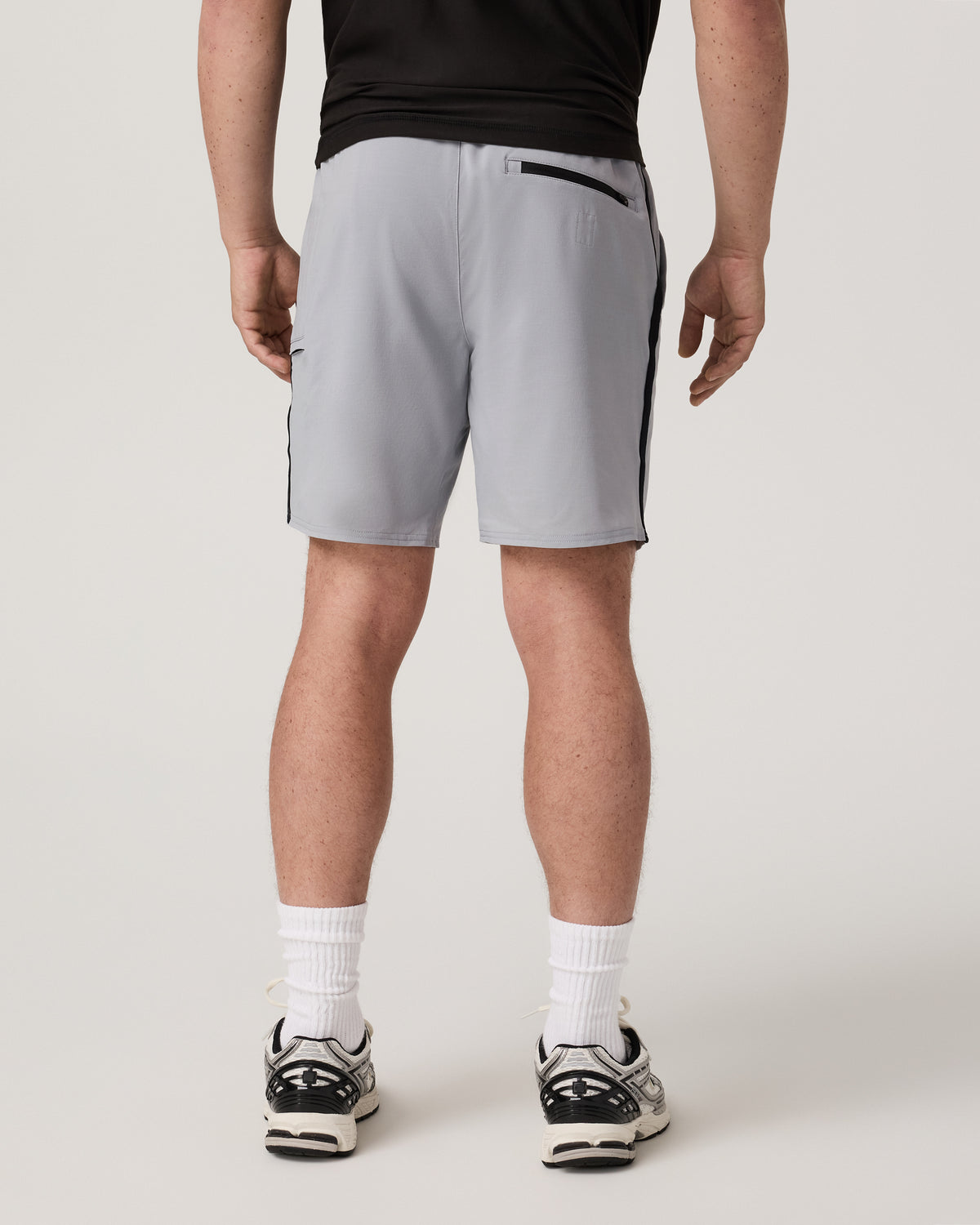 Elevate Kore Utility Short Lined 7" Men's Sea Fog Shorts | Vuori online - US 5153