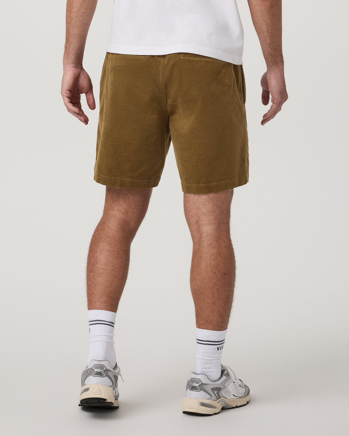 Optimist Elastic Waist Short 8" Men's Rum Relaxed Shorts | Vuori for sale - US 6596