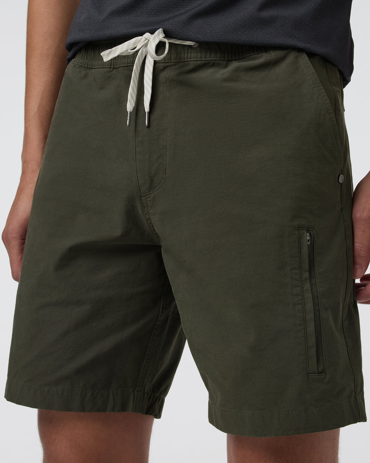Barren Explorer Short Classic Fit 8" Kale | Vuori for sale - US 9329