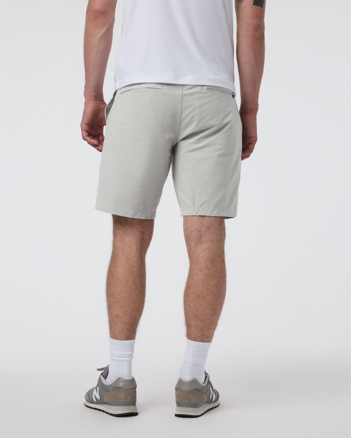 Barren Explorer Short Classic Fit 8" Talc | Vuori online - US 3875