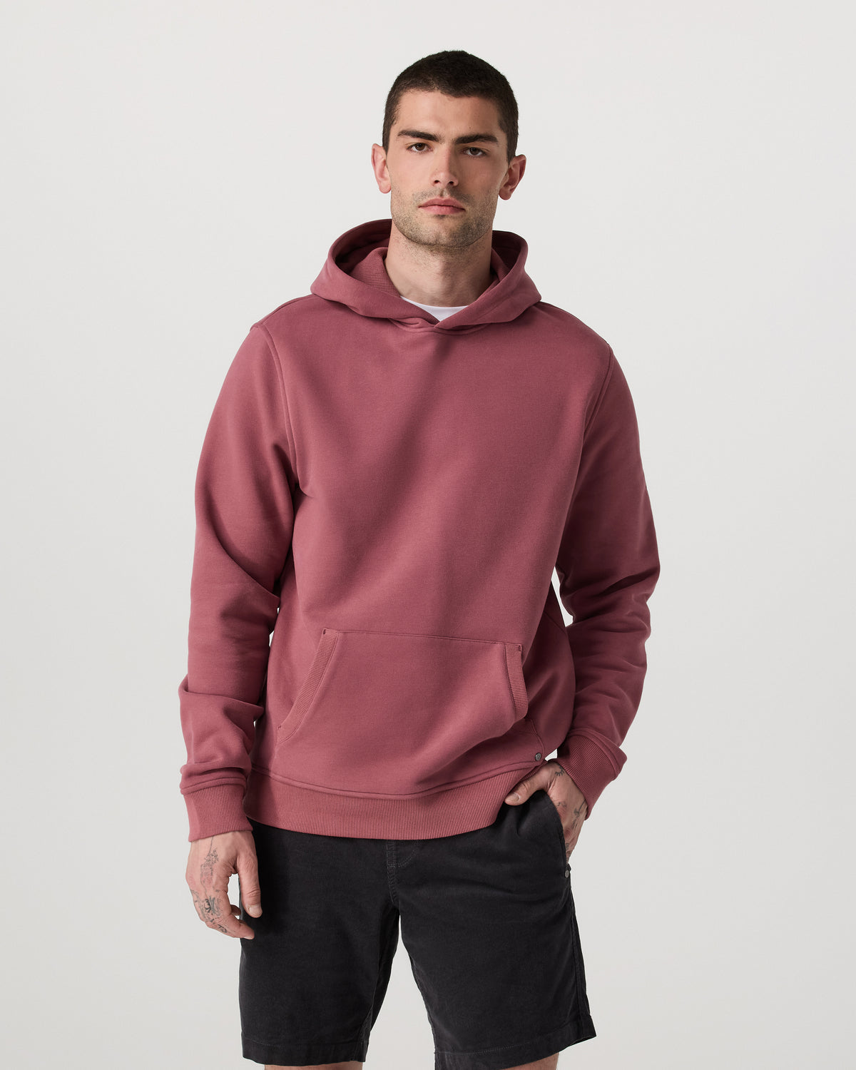 Seaside Pullover Hoodie Men's Berry Pullover Hoodie | Vuori onsale - US 9271