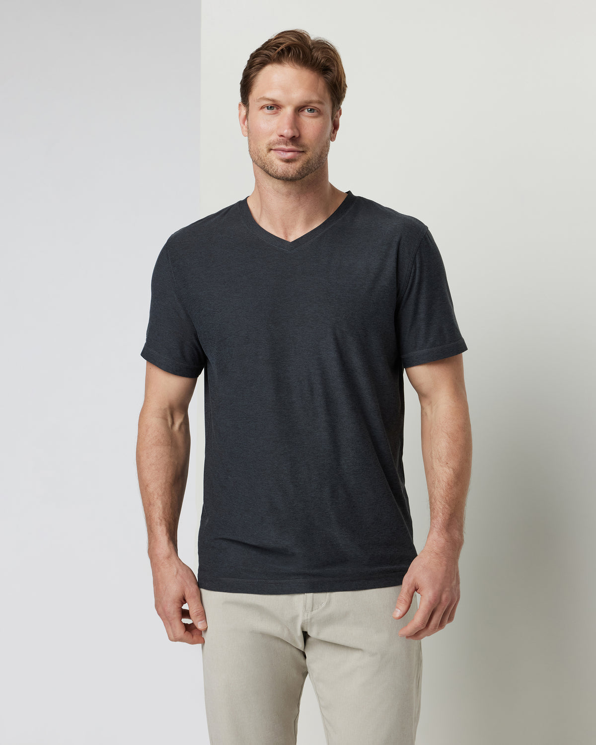 Strato Tech V-Neck Charcoal V-Neck Workout Shirt | Vuori shop - US 1437