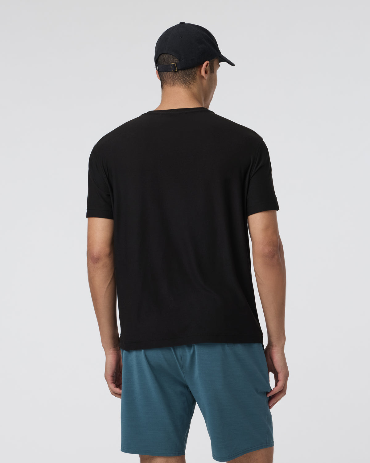 Short Sleeve Strato Pocket Tee - Relaxed Fit Black | Vuori shop - US 6352