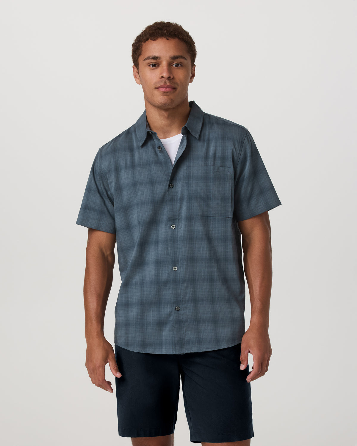 Short Sleeve Plaid Button Down Shirt Men's Abyss Shirt | Vuori online - US 2640