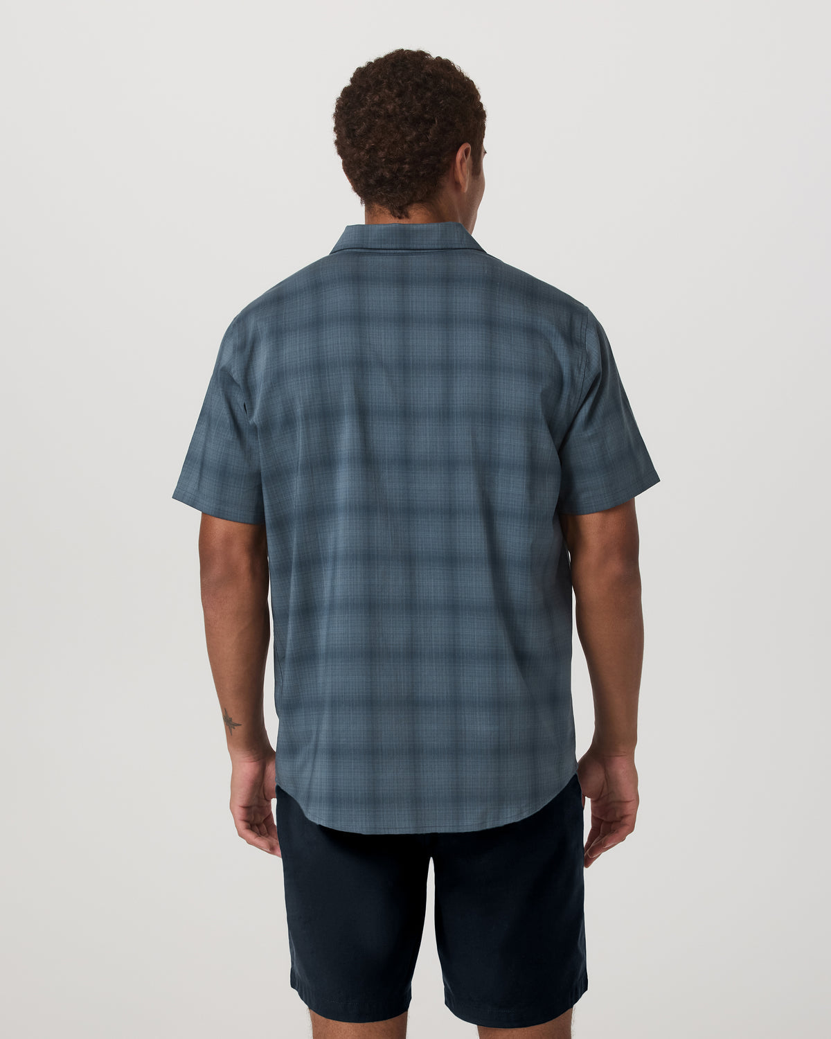 Short Sleeve Plaid Button Down Shirt Men's Abyss Shirt | Vuori online - US 2640