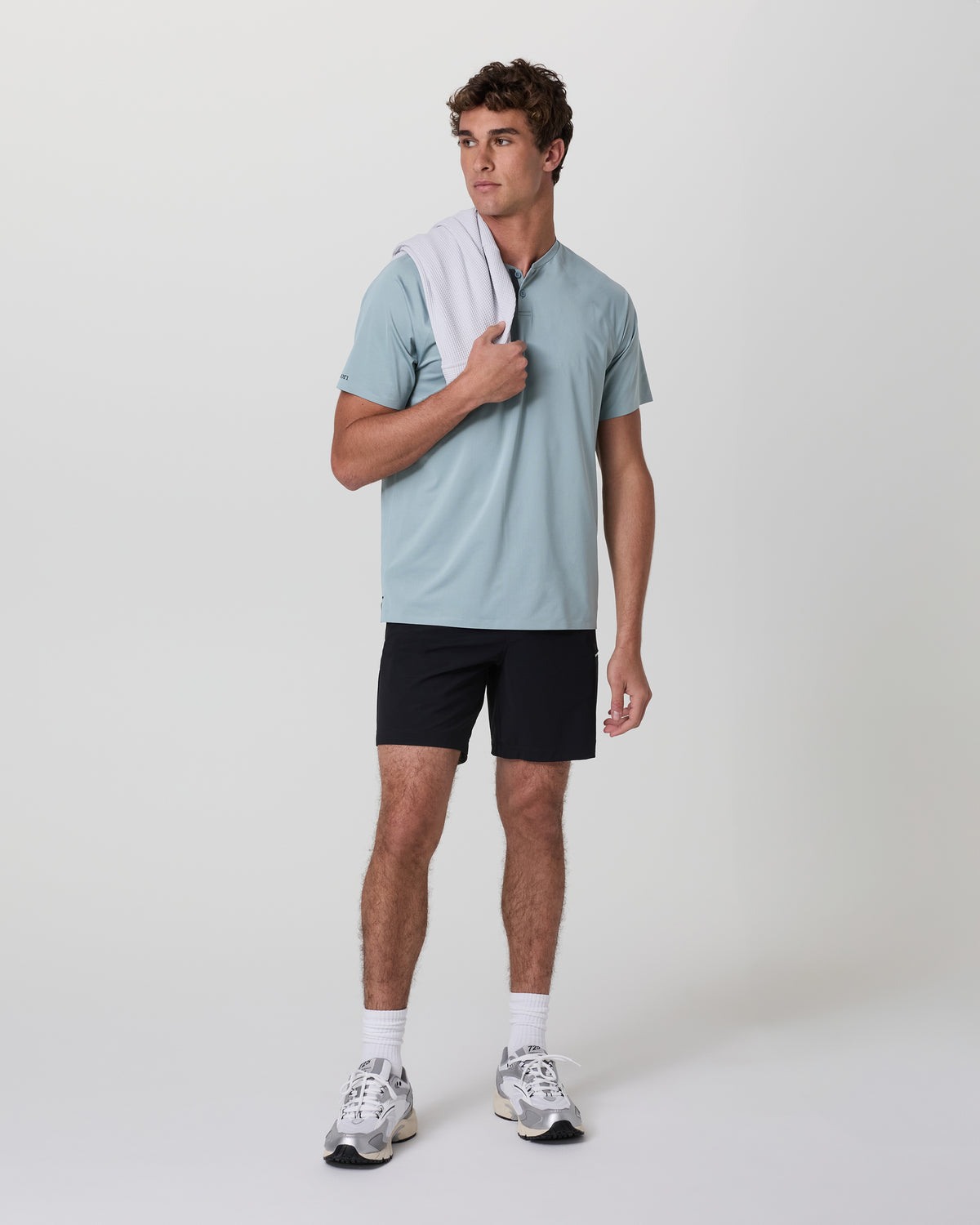 Short Sleeve Viewpoint Henley Mist | Vuori shop - US 9279