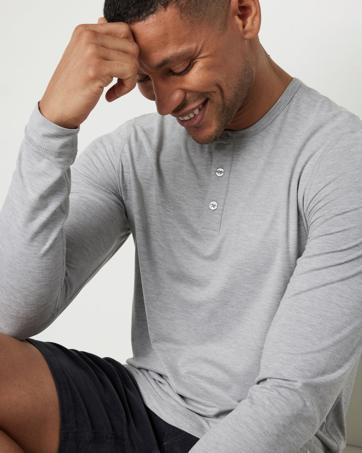 Long-Sleeve Ease Performance Henley Light Heather Grey | Vuori shop - US 5961