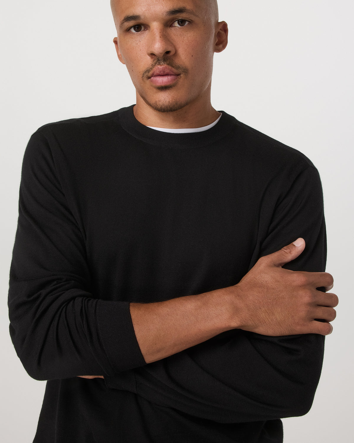 Merino Fine Gauge Wool Sweater Men's Black Sweater | Vuori for sale - US 8731