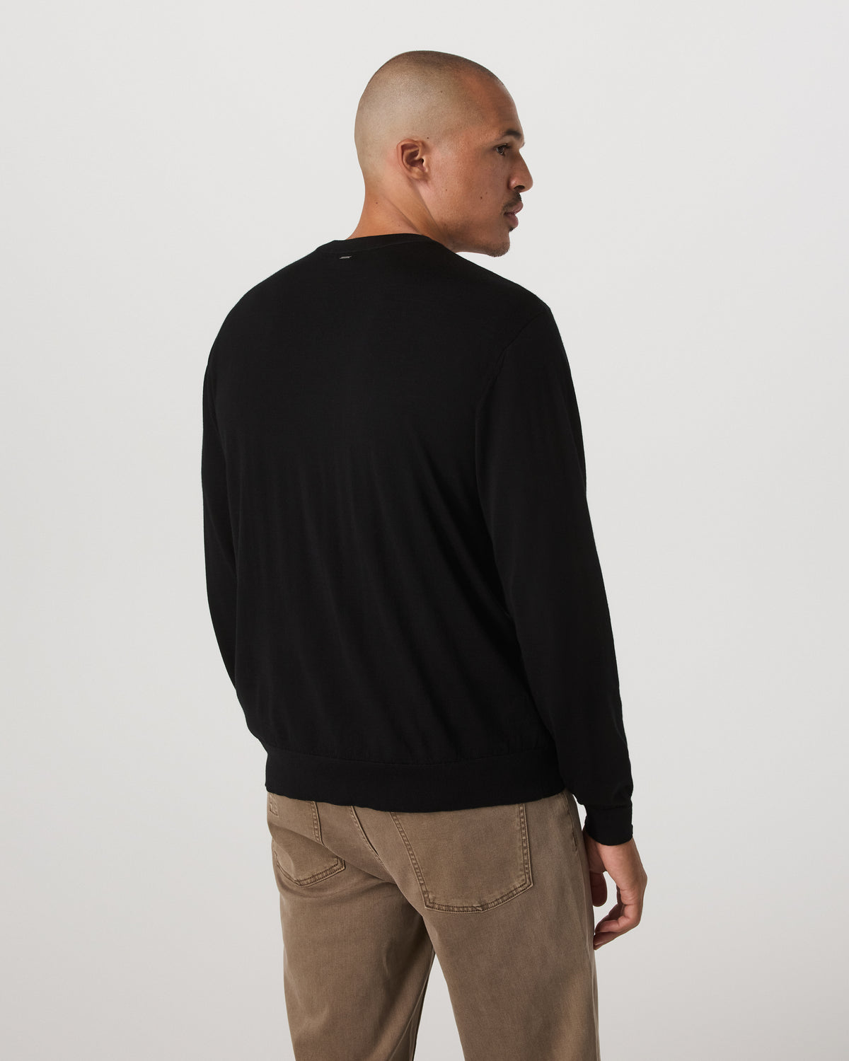 Merino Fine Gauge Wool Sweater Men's Black Sweater | Vuori for sale - US 8731