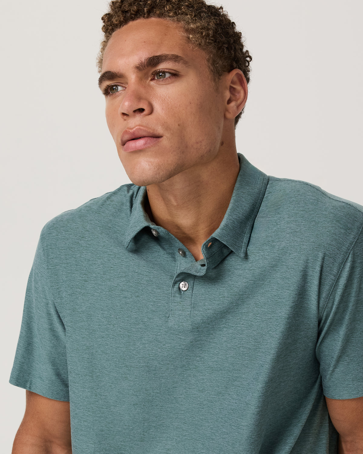 Strato Tech Polo Men's Bluegrass Heather Polo Shirt | Vuori online - US 8626