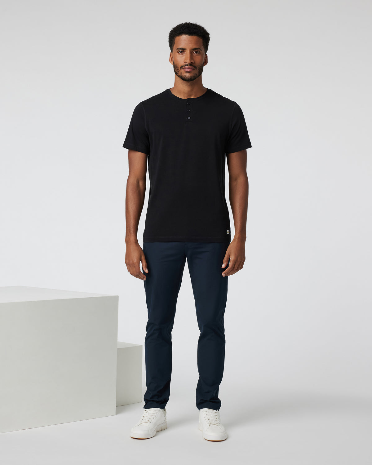 Short-Sleeve Tuvalu Henley Men's Black Henley Shirt | Vuori onsale - US 4322