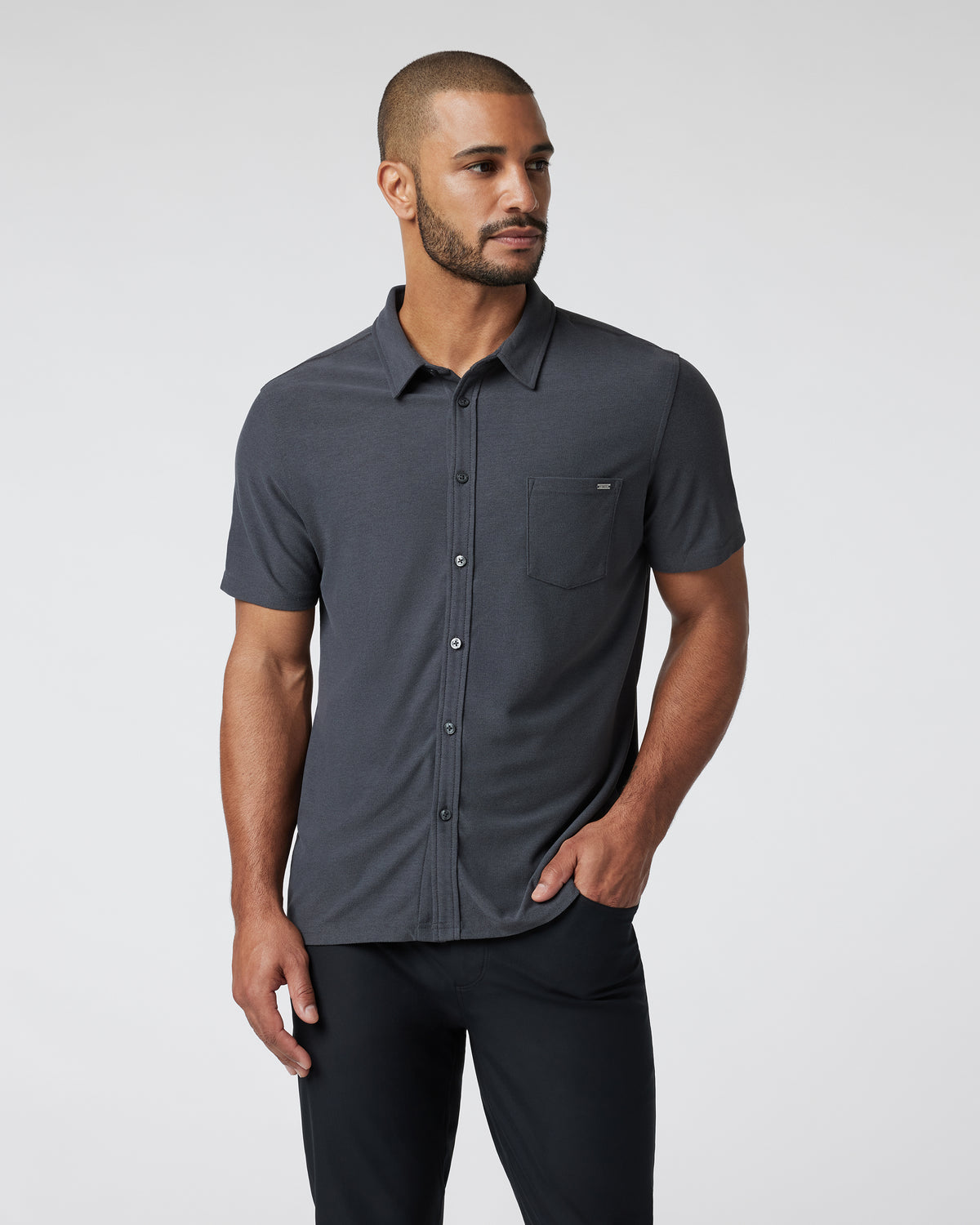 Short Sleeve Ace Button Down Men's Charcoal Shirt | Vuori online - US 8770
