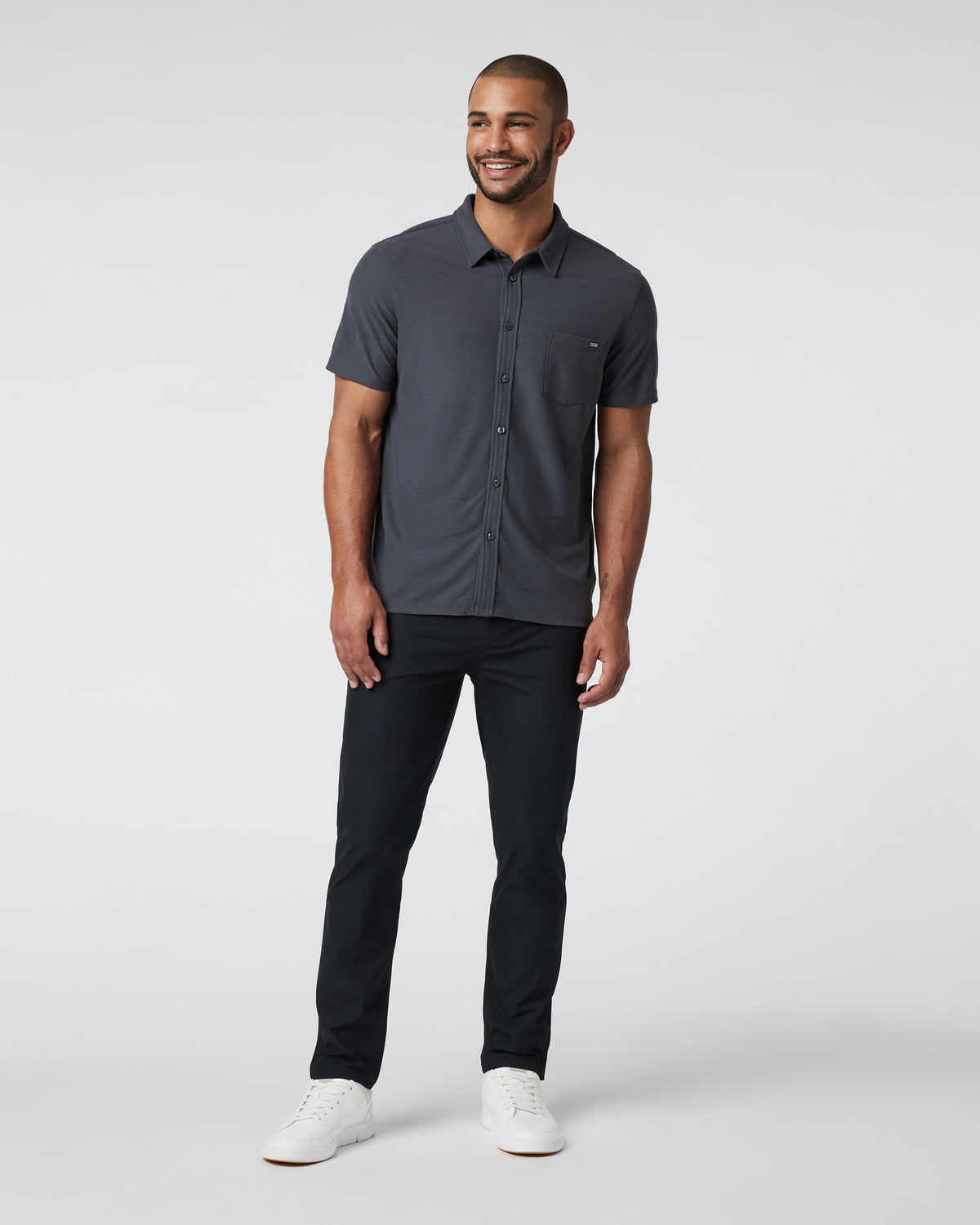 Short Sleeve Ace Button Down Men's Charcoal Shirt | Vuori online - US 8770