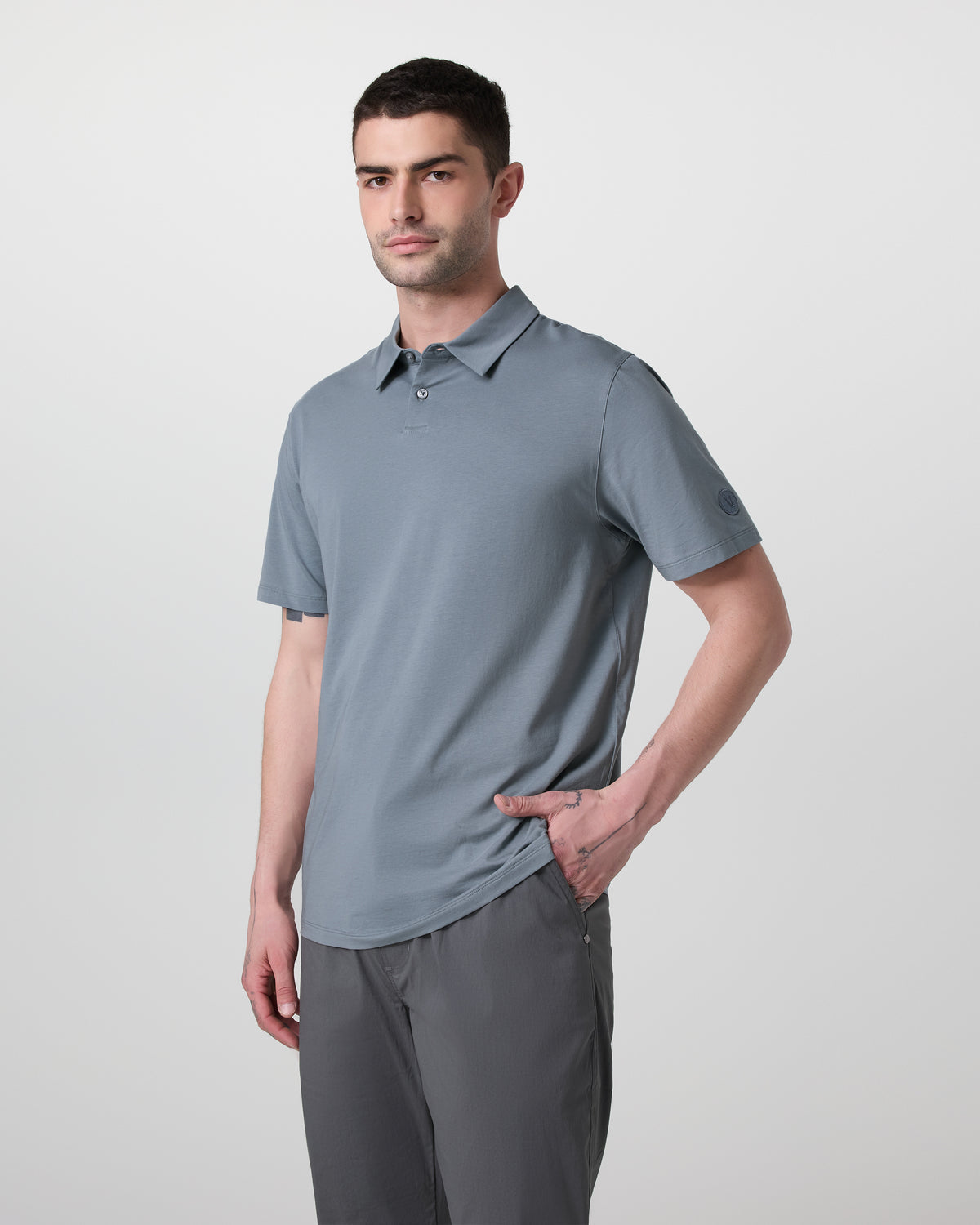 Short Sleeve Feather Polo Dusty Blue | Vuori outlet - US 7575