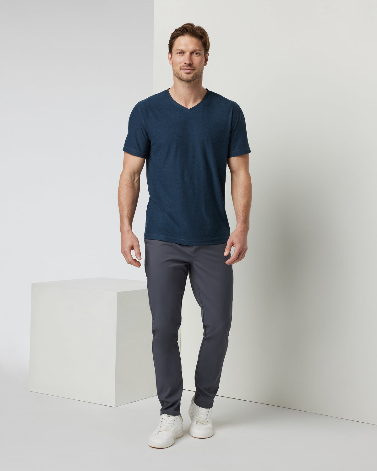 Strato Tech V-Neck Men's Navy Workout Shirt | Vuori for sale - US 8028