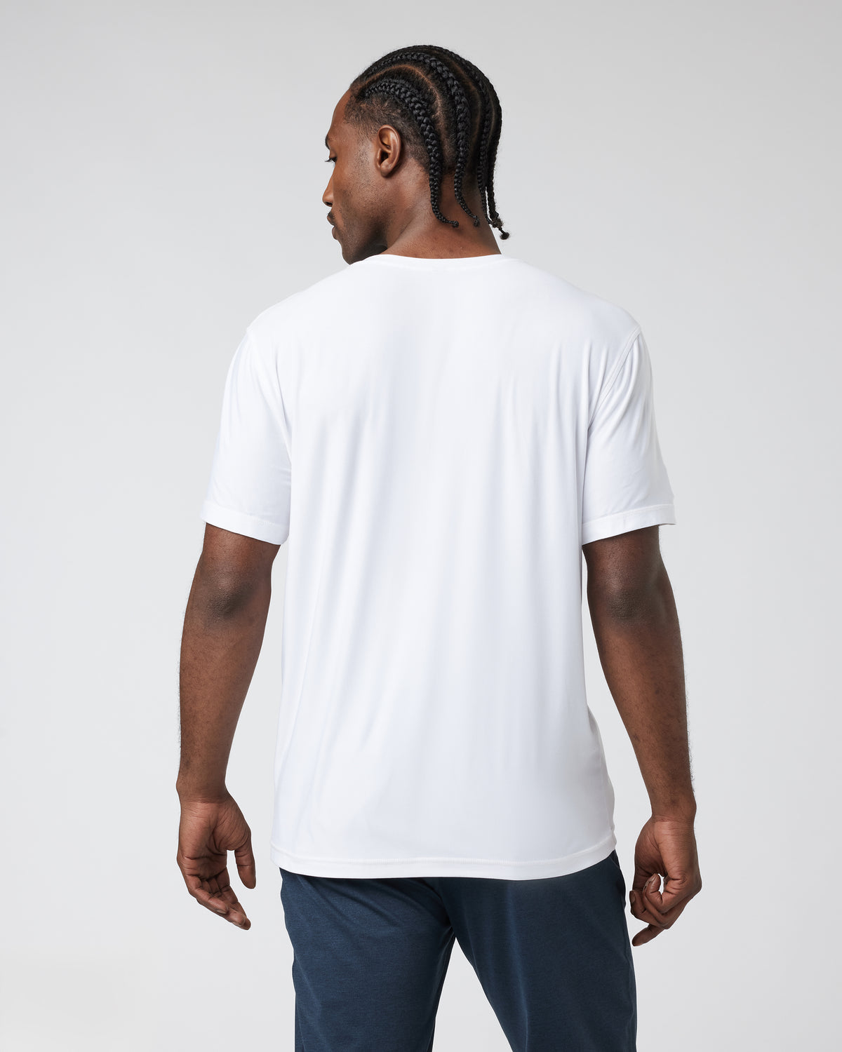 Strato Tech V-Neck Men's White Workout Shirt | Vuori online - US 4081