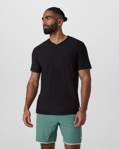 Strato Tech V-Neck Tee Black Workout Shirt | Vuori shop - US 8739
