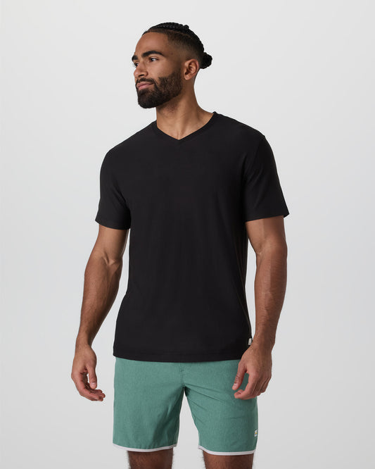 Strato Tech V-Neck Tee Black Workout Shirt | Vuori shop - US 8739