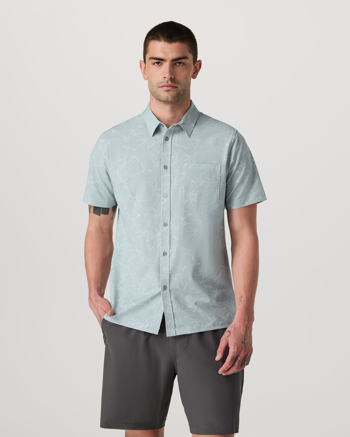 Short Sleeve Bridge Button Down Men's Chalk Blue Shirt | Vuori outlet - US 4721
