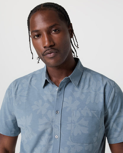 Short Sleeve Bridge Button Down Dusty Blue Plumeria | Vuori for sale - US 3381