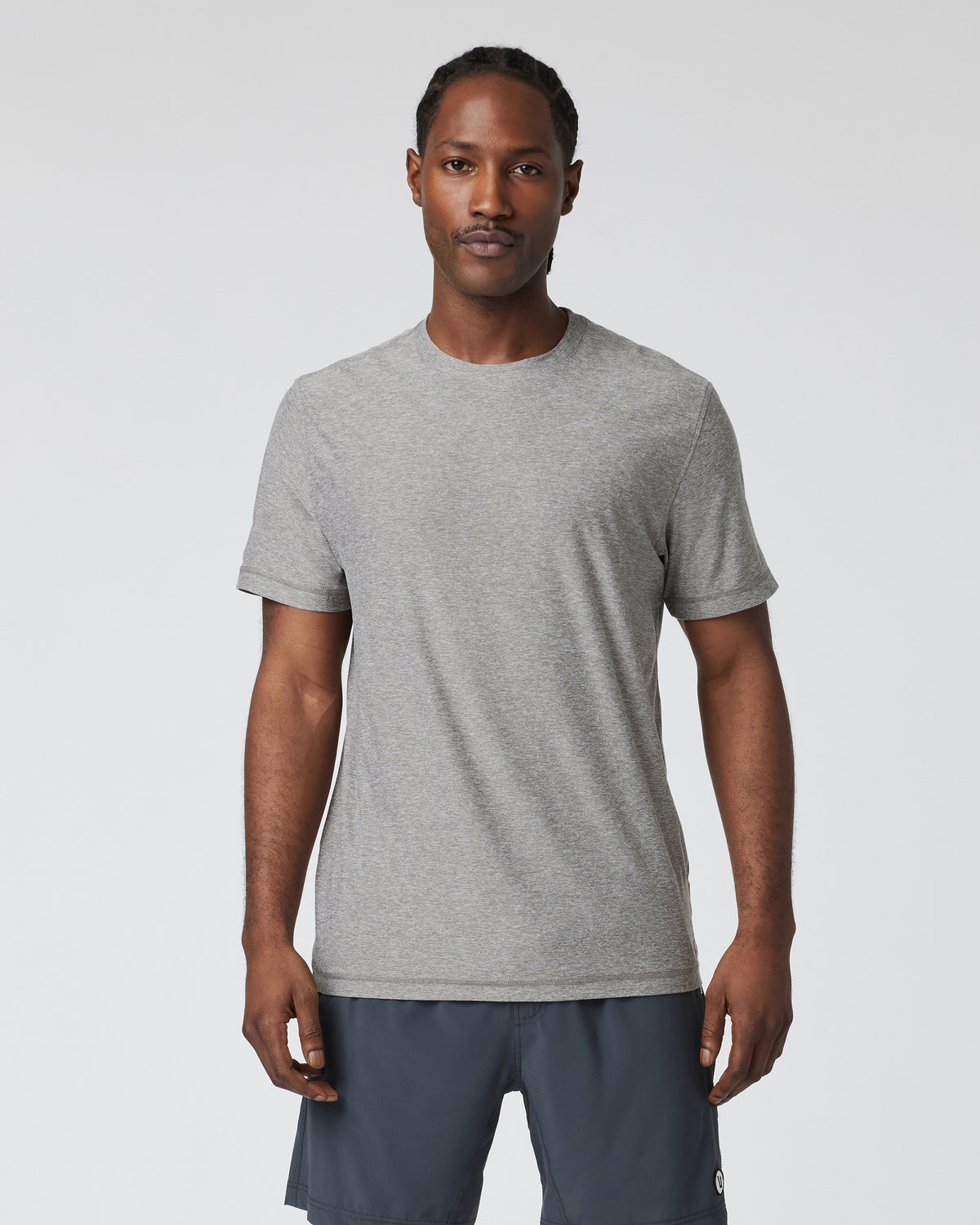 Strato Tech Tee Heather Grey Men's Tech Shirt | Vuori online - US 4145