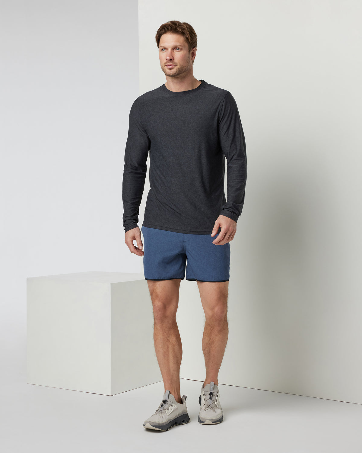 Long-Sleeve Strato Tech Tee Men's Charcoal Shirt | Vuori outlet - US 9739