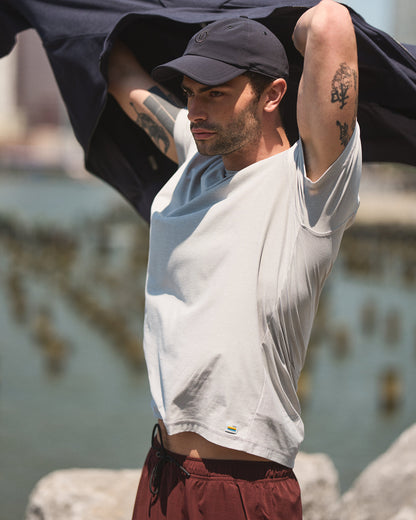 Strato Tech Tee Platinum White Tech Workout Shirt | Vuori online - US 5260
