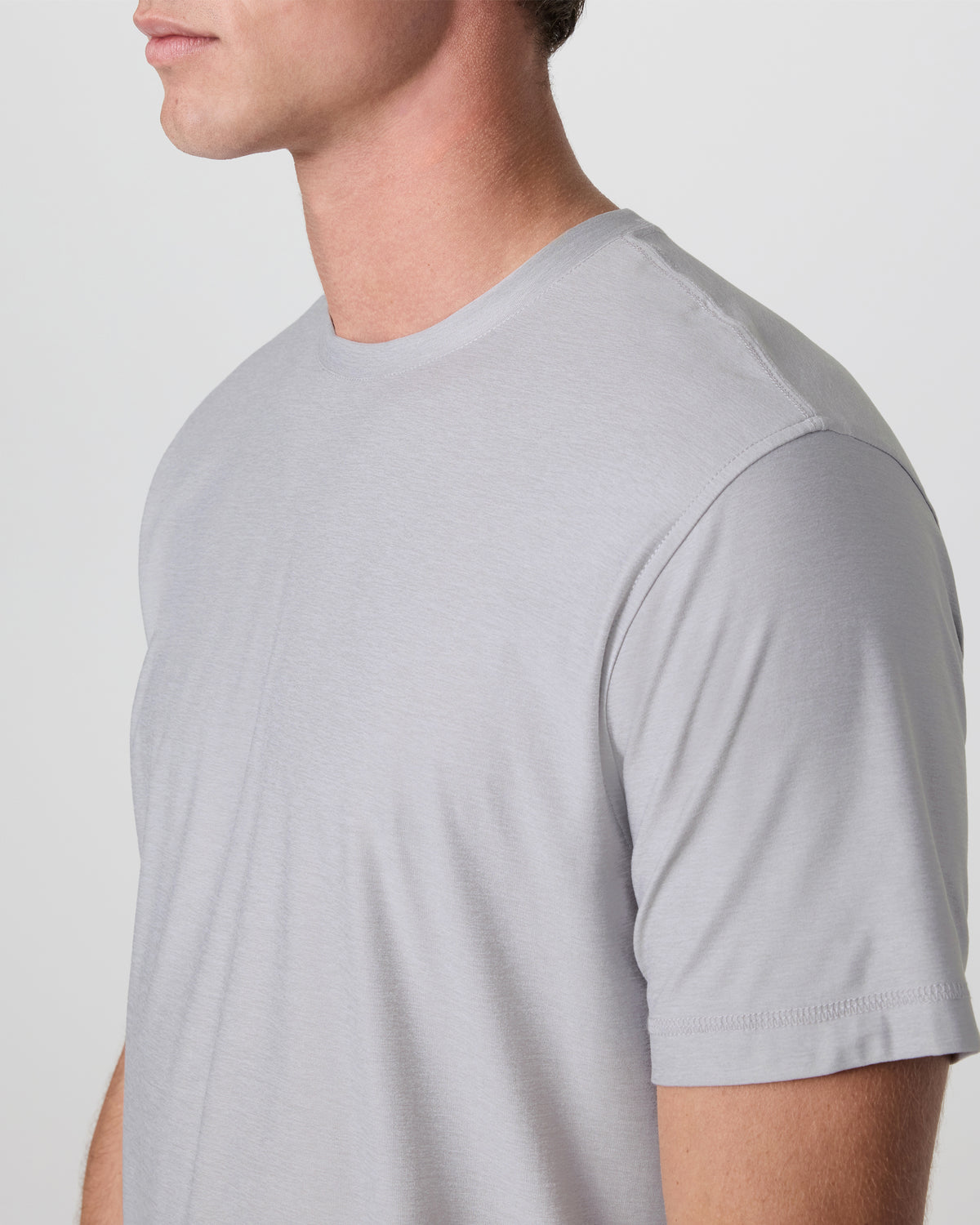 Strato Tech Tee Platinum White Tech Workout Shirt | Vuori online - US 5260