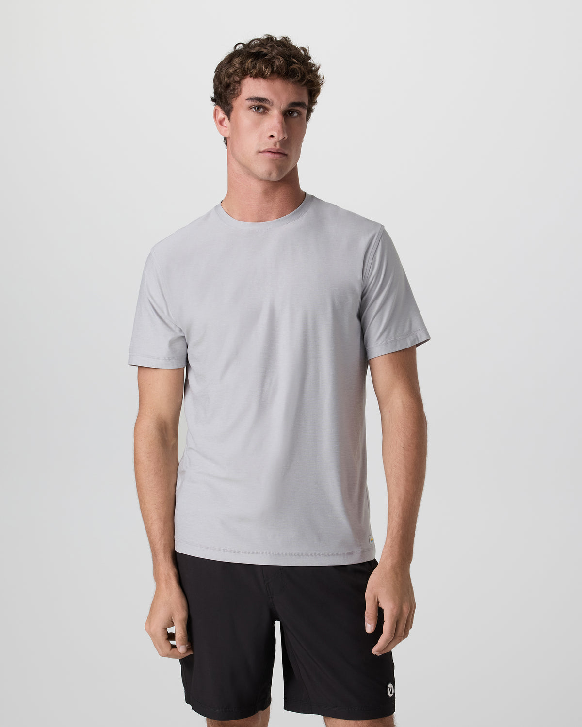 Strato Tech Tee Platinum White Tech Workout Shirt | Vuori online - US 5260