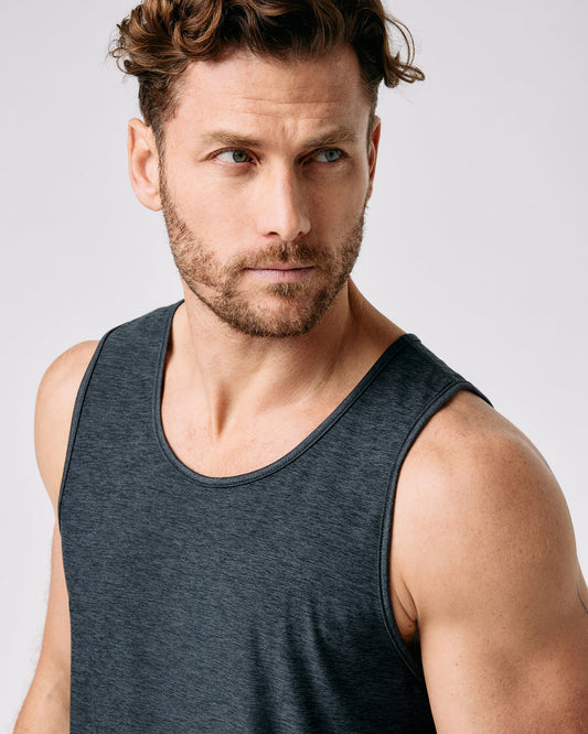 Strato Tech Tank Charcoal Heather | Vuori shop - US 7009
