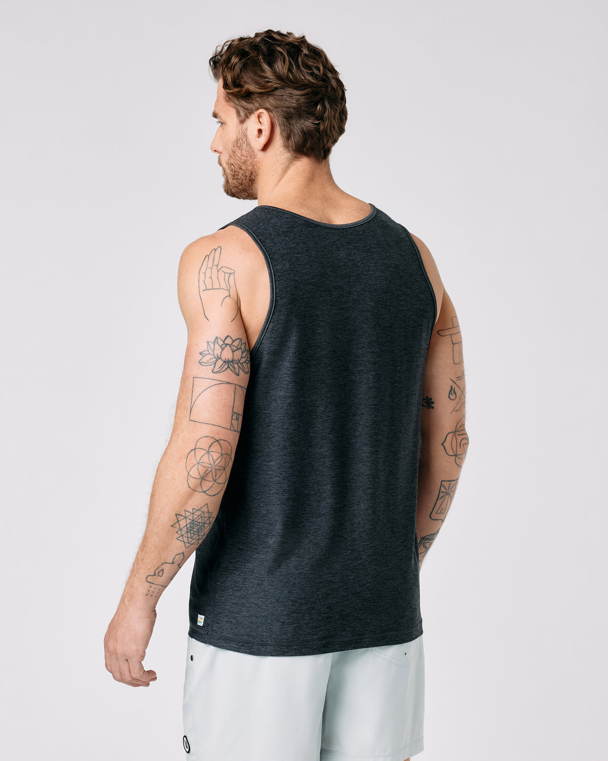 Strato Tech Tank Charcoal Heather | Vuori shop - US 7009