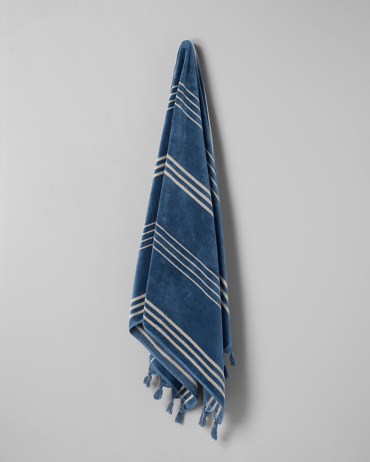 Fringe Beach Towel Versatile Towel - Pond | Vuori sale - US 7424
